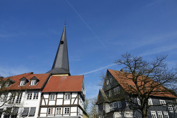 Historische Fachwerk Gebäude mit Apostelkirche in Gütersloh Westfalen Deutschland