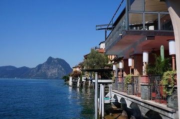 Fototapeta na wymiar ルガーノ湖畔・ガンドリア（スイス）