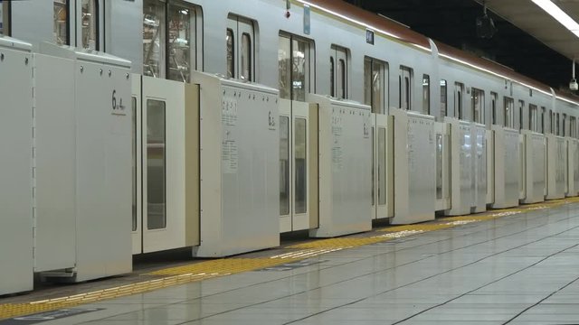 地下鉄のホームドア・プラットフォームドアの動き