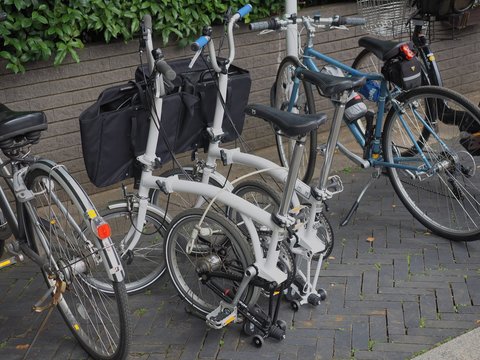 wo white folding bicycles