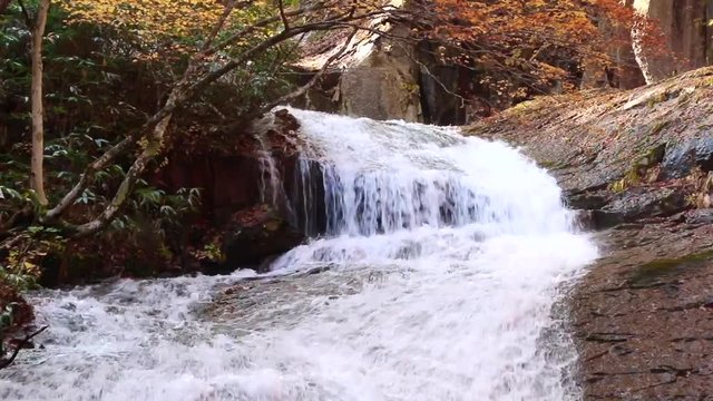 秋のあだたら渓谷（福島県・二本松市）