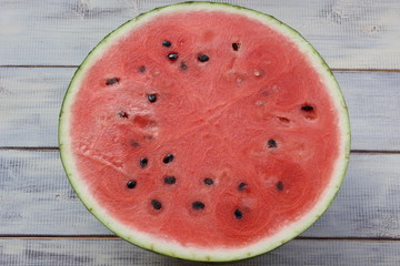 カットしたスイカ
