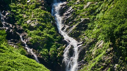 Fototapeta na wymiar Beautiful waterfall in national park Sochi