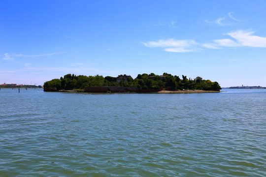 Little iseland