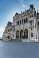 Fototapeta na wymiar view of the famous building of the Hungarian parliament in Budapest on the blue sky background