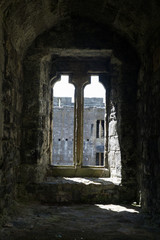 Fenster in einer mittelalterlichen Burgruine - Wales