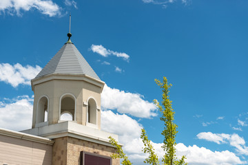 美しい商店街の街並み