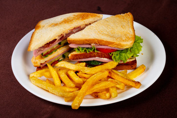 Club sandwich with ham