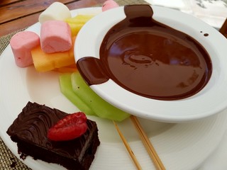 Easy to make and so good, nice chocolate plate with fruits and sweets to dip.