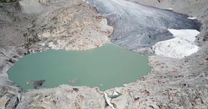 Wegflug vom Rhonegletscher