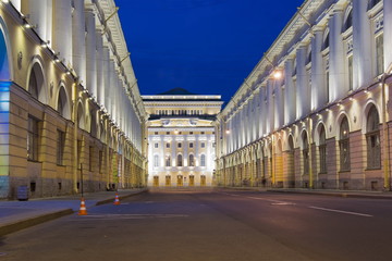 Fototapeta na wymiar Rossi street and Alexandrinsky theatre at night, Saint Petersburg, Russia