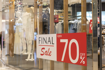 Discount plate in shopping mall or department store.