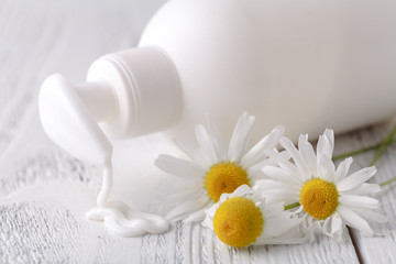 Moisturizing cream and camomile