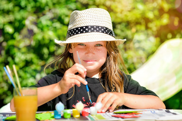 atelier créatif dans le jardin
