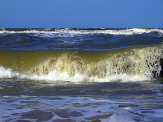 Sea wave on Azov