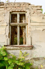 Fototapeta na wymiar Fenster in alter Ruine