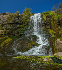 Obraz premium Waterfall in Kryvyi Rih at Karachuni dam