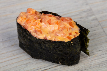 Spicy gunkan sushi