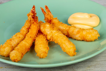 Prawn tempura with sauce