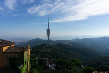Torre en la sierra de Collserola