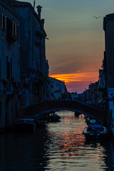 Fototapeta premium Tramonto sul canale