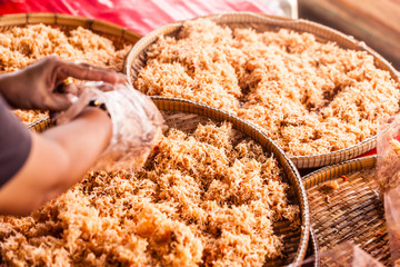 Shredded rice grain dessert