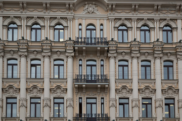 Fototapeta na wymiar Historic stucco building, St. Petersburg, Russia.