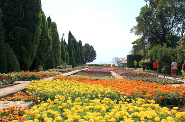 Obraz na płótnie Canvas Ботанический сад комплекса дворца румынской королевы Марии в Балчике (Болгария) 