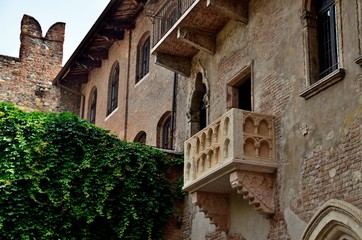 Fototapeta na wymiar Monument of Verona