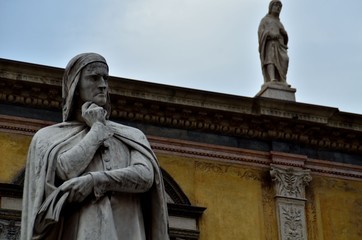 Obraz premium Sculpture in the street of Verona