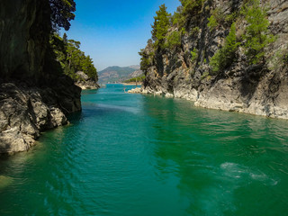 Obraz na płótnie Canvas Turquoise lake and mountains. Turkish Green Canyon 