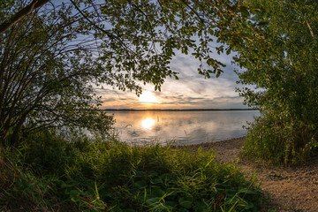 Romantischer Sonnenuntergang am Cospudener See in Leipzig