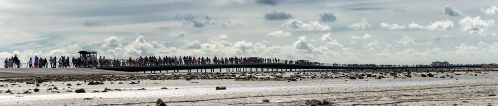 Touristenkaravane am Weg zum Mont Saint Michel