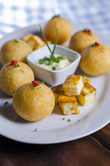 bolas de yuca con queso