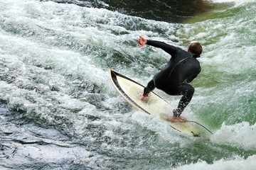 Surfer am Eisbach, München