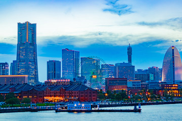 Fototapeta premium 大桟橋から見たみなとみらいの夕景