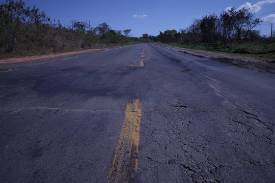Nossas estradas est&atilde;o assim