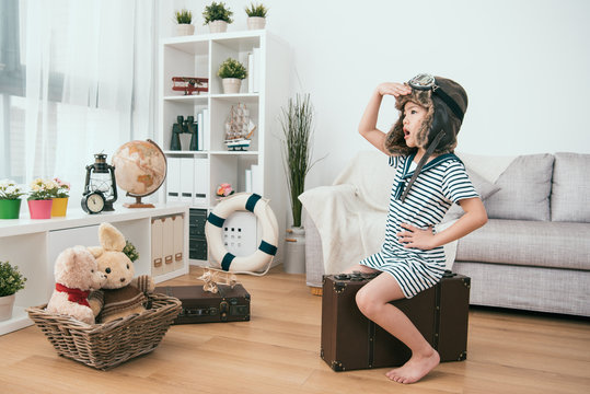 kid looking at somewhere else.