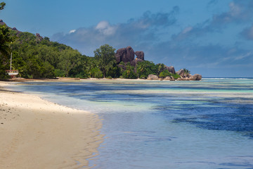 Obraz premium Einsamer Strand auf La Digue, Seychellen.