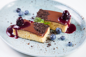 chocolate cake with berries
