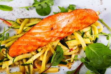Grilled salmon with vegetables