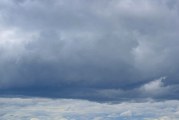 Obraz premium storm cloud over the river