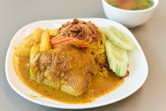 Chicken Rice Curry With Coconut