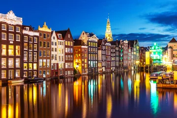 Poster Im Rahmen Nachtansicht von Amsterdam, Niederlande © Scanrail