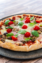 Pizza Mozzarella, Ham chiffonade and Sliced ​​Mushrooms