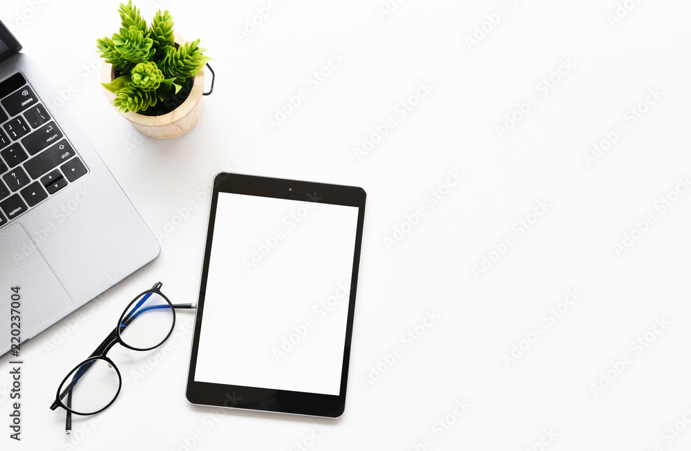 Aufkleber top view tablet,smartphone ,mouse and keyboard on office desk.top view with copy space.