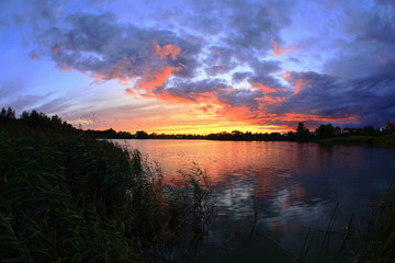 Jezioro kaszuby polska chmury zachód wschód słońca