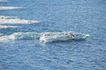 Beautiful cold winter landscape with icebergs in J&ouml;kuls&aacute;rl&oacute;n glacial lagoon, Vatnaj&ouml;kull National Park, southeast of Iceland, Europe.