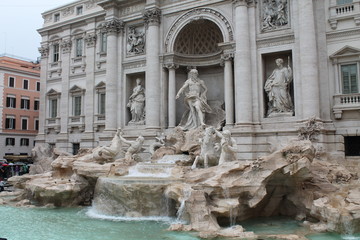 Fototapeta na wymiar Fontaine de trevi à Rome