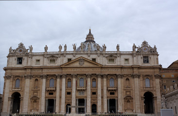 Fototapeta na wymiar basilique saint pierre au vatican 